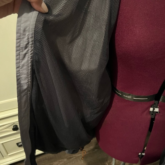 North face Men’s Windbreaker - Picture 6 of 7